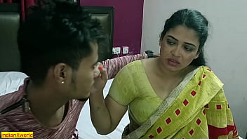 TV Mechanic penetrate super-steamy bhabhi at her room! Desi Bhabhi Fuck-fest